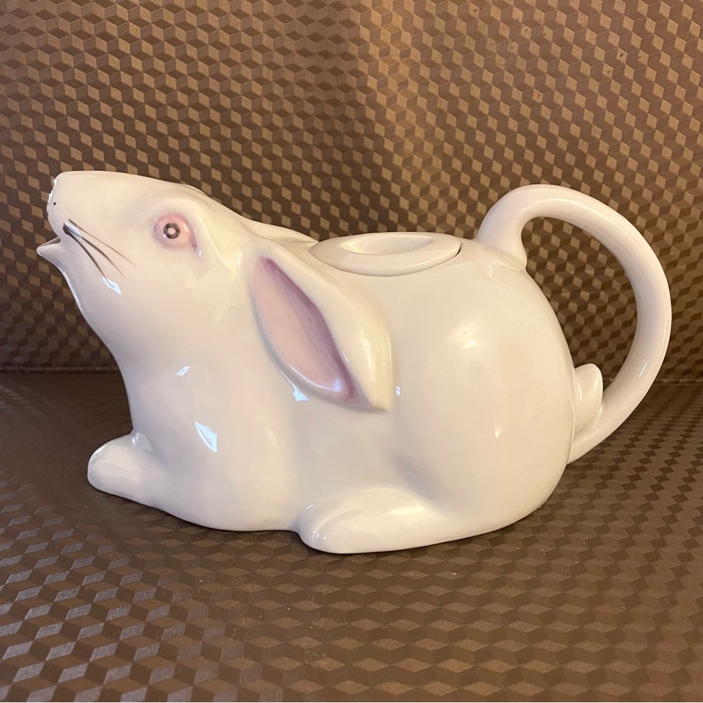 VTG Henriksen Imports Bunny Rabbit Teapot, 1990s